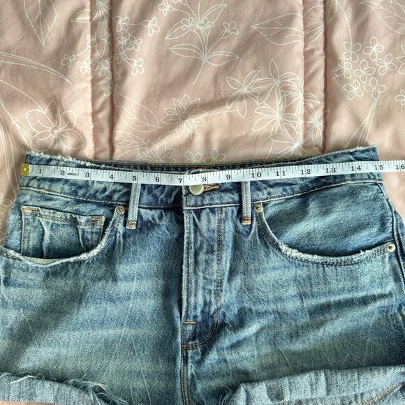 Good American Denim Shorts Distressed Hem Micro Shorts 100% Cotton Size 4/27 - Picture 5 of 8